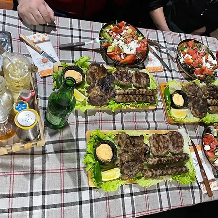 динас 3* Zmeica